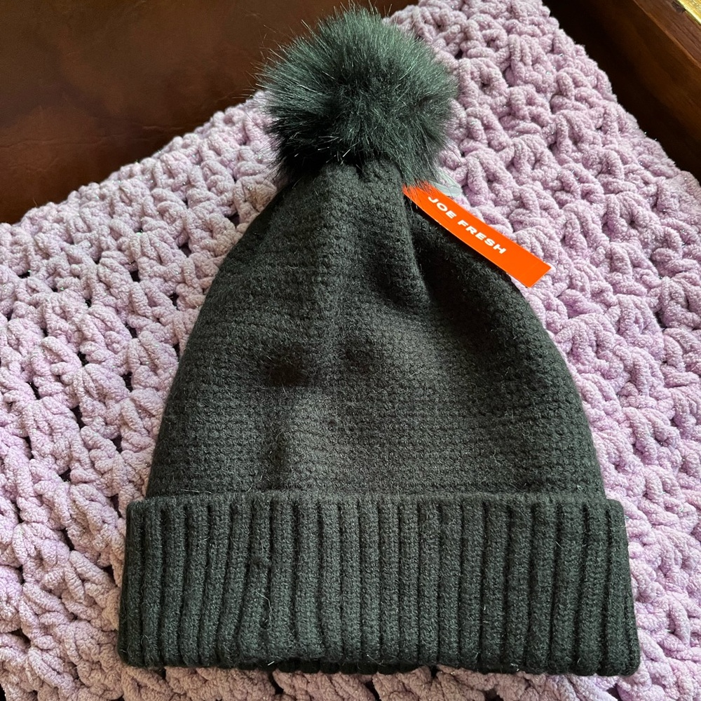 🆕 JOE Fresh Ladies Black Knit toque with pom, NWT, one size